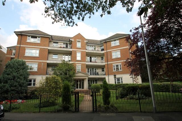 Sunset Avenue, Woodford Green
